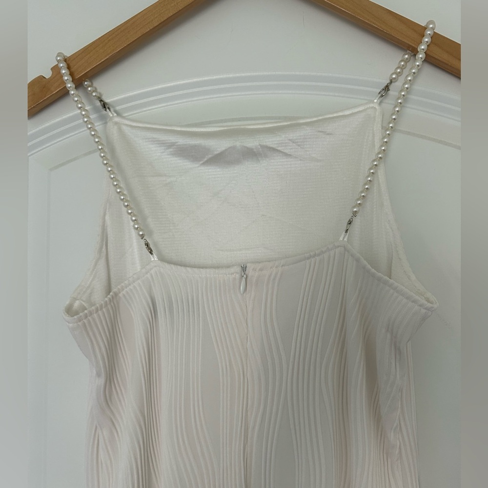 White Ripple Texture Body-con Dress - Picture 7 of 9